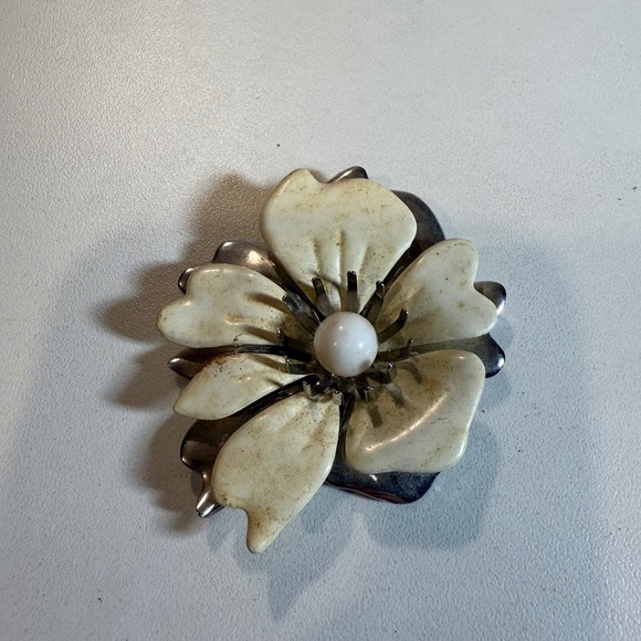 Sarah Coventry Jewelry - Vintage Sarah Coventry Flower Brooch Pin Floral White Bead Center Costume Jewelr